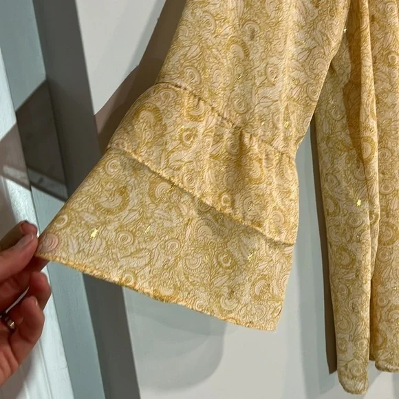 LC Lauren Conrad yellow and gold Blouse Size S - Picture 3 of 3